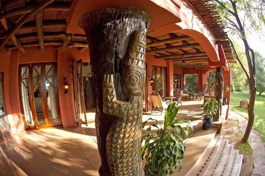 Sanctuary Chobe Chilwero Hotel Kasane Luaran gambar